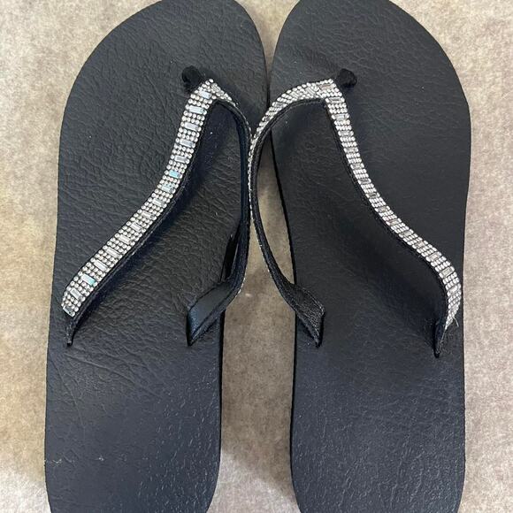 Black with rhinestone flip flops - Picture 1 of 3